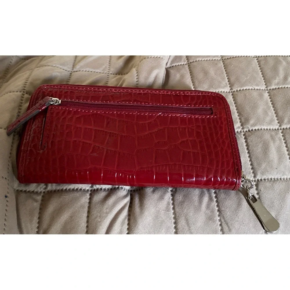 Liz & Co. Clutch Zip Around Wallet Purse Bag Red/Burgundy